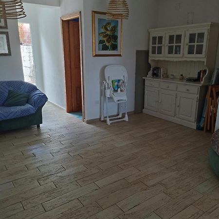 Villetta Ludovica Solanas  Exterior foto